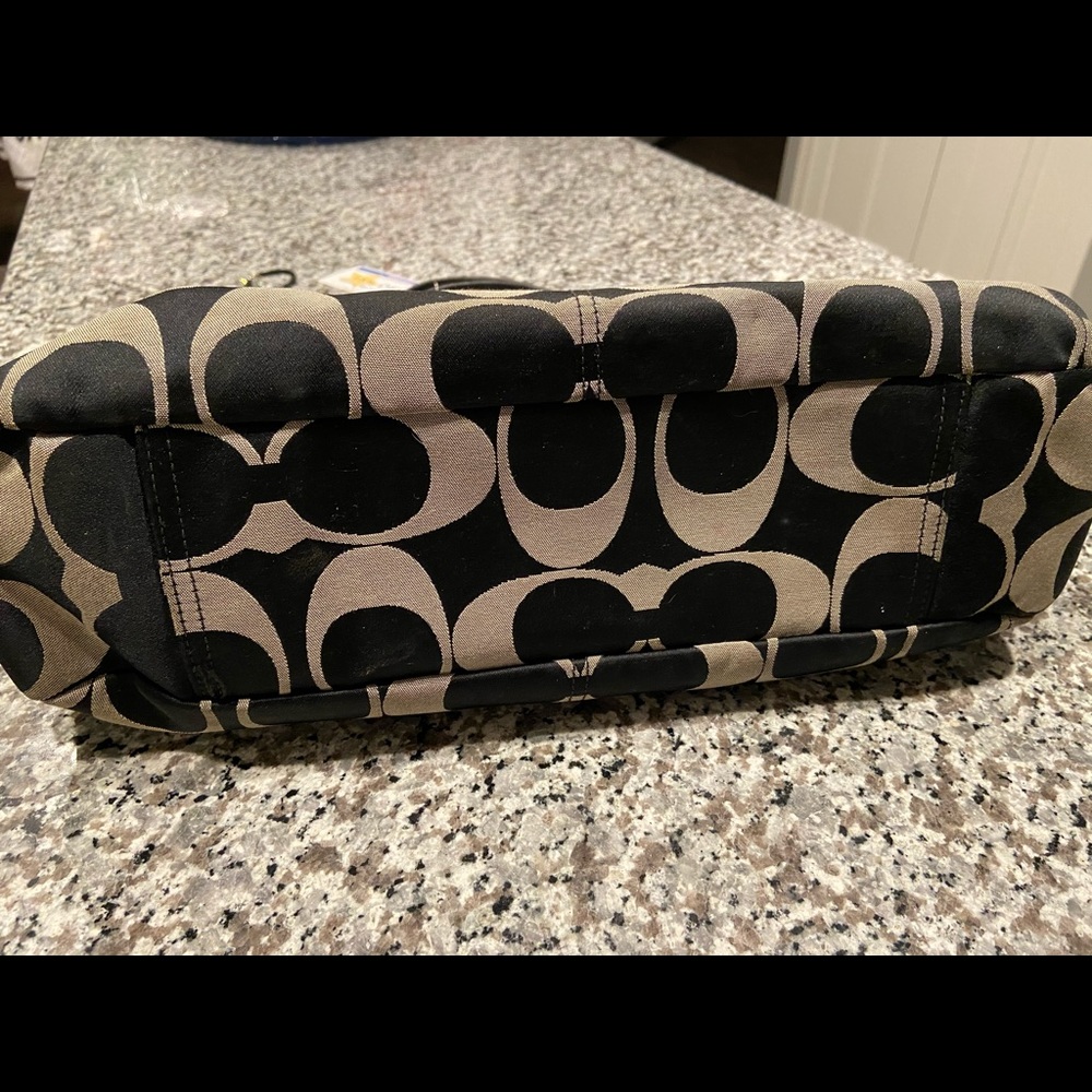 Authentic Coach Purse - Signature Collection🖤💙 - Picture 5 of 5